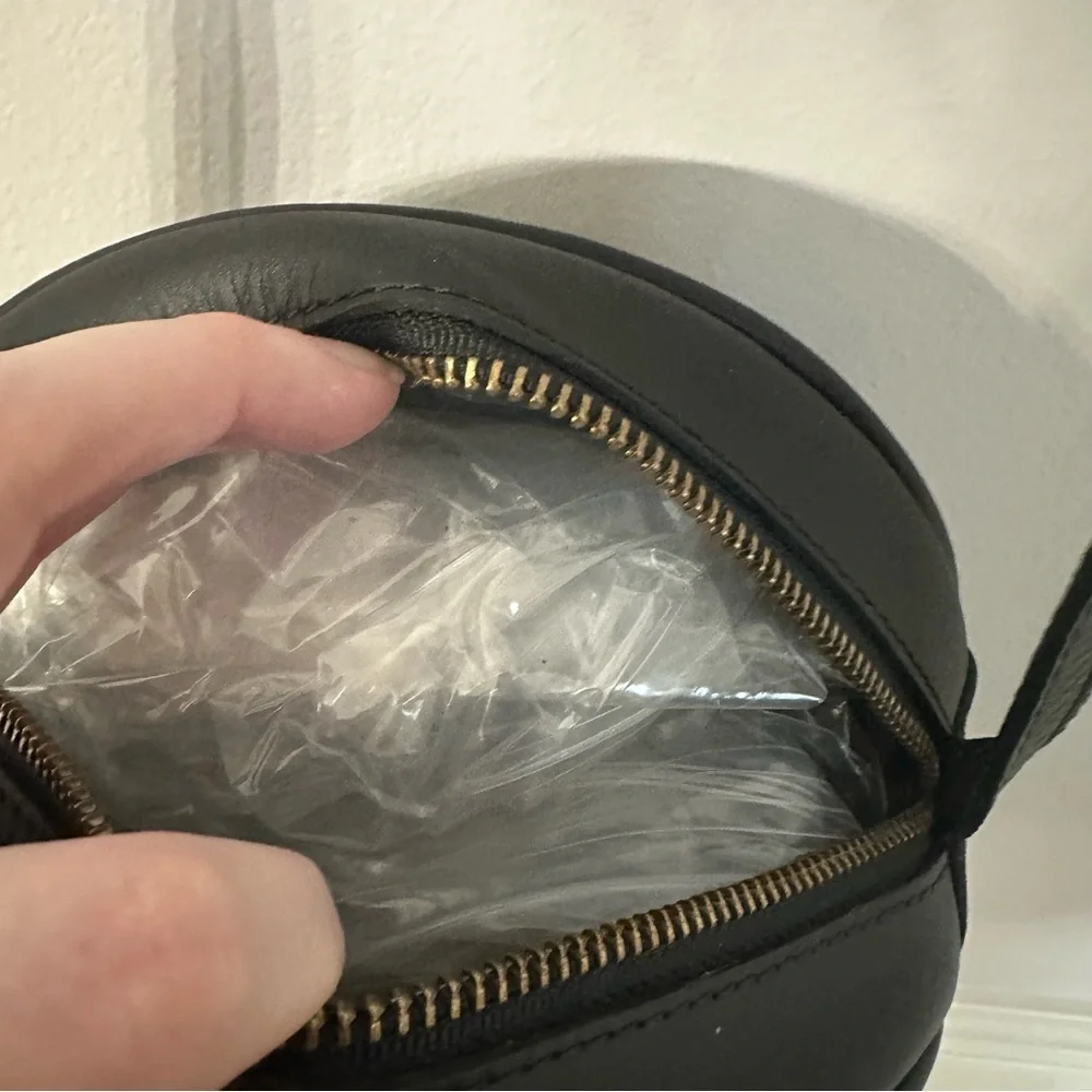 Nisolo Women’s Black Leather Round Zippered Adjustable Crossbody Bag NWOT